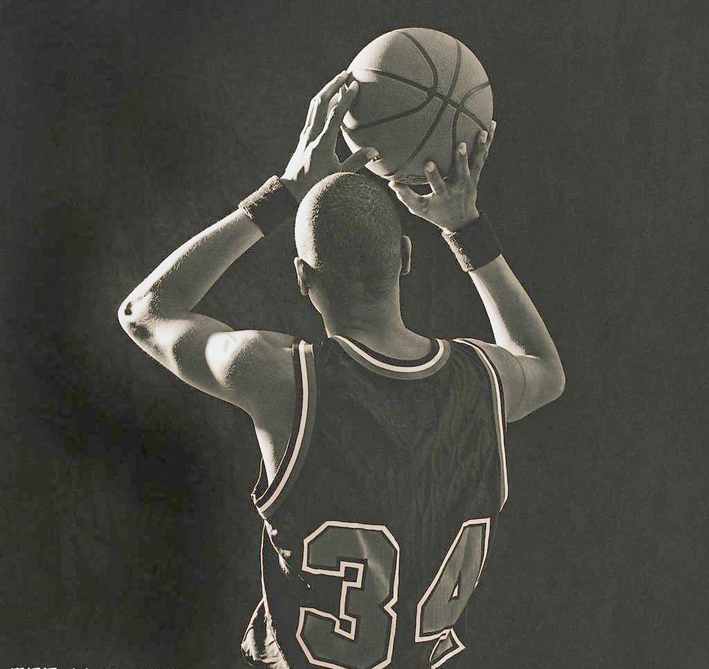 背后折射出 背后折射出